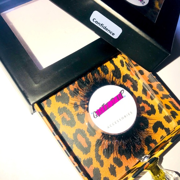 Mink Strip Lashes - Confidence 18mm - Picture 1 of 2